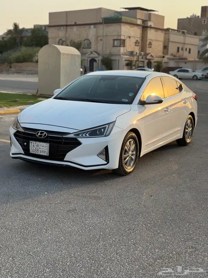 هيونداي افانتي 1