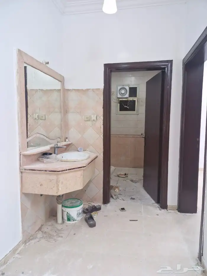 شقه ارضيه للبيع بالدار البيضاء بسعر مناسب مع حوش خلفي 2