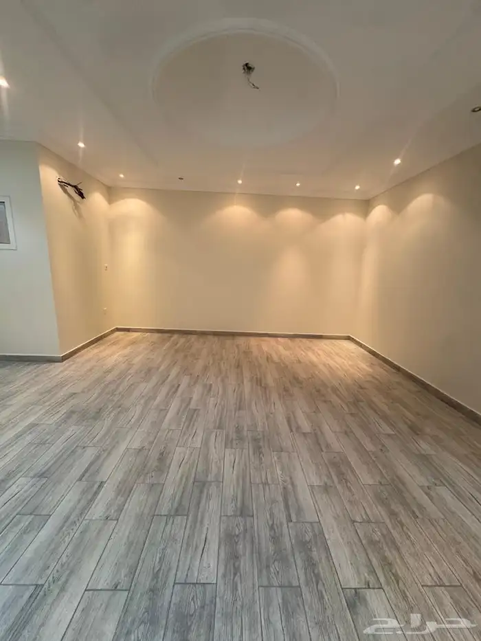 شقة خمس غرف للايجار السنوي حي الصفا 2