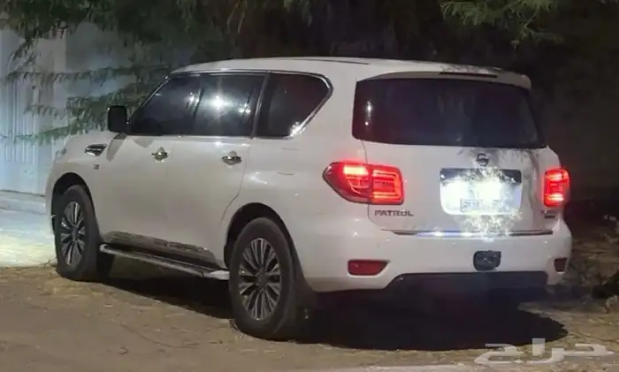 للبيع جيب نيسان 2012 بلاتينيوم مكينة 400 3