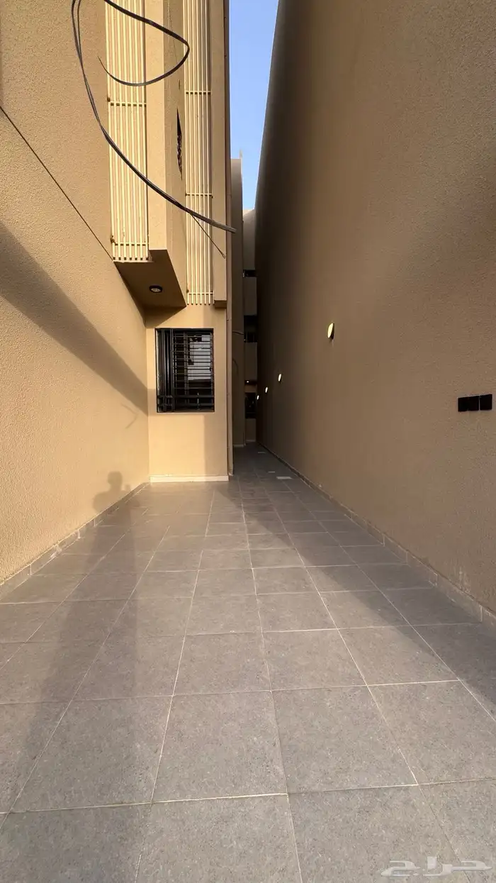للبيع شقق أرضيه بحوش وعلوىه بسطح مخطط الراجحي 3