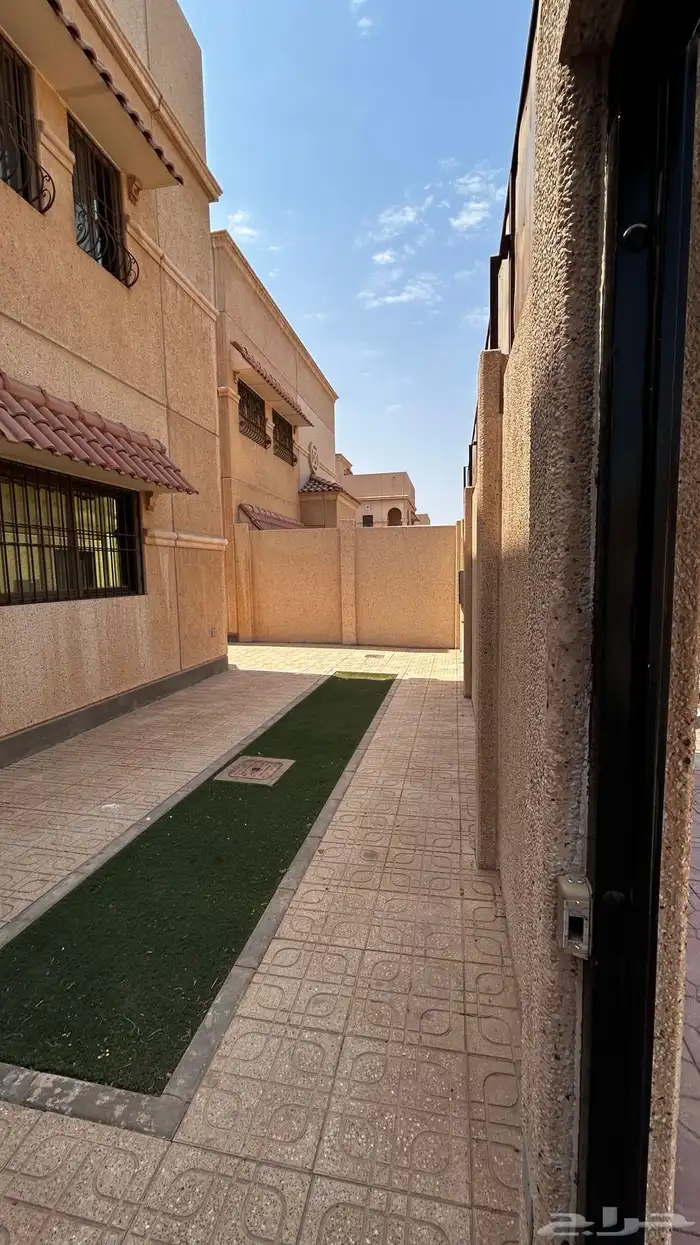 فيلا A1 للإيجار بحي جلمودة 2