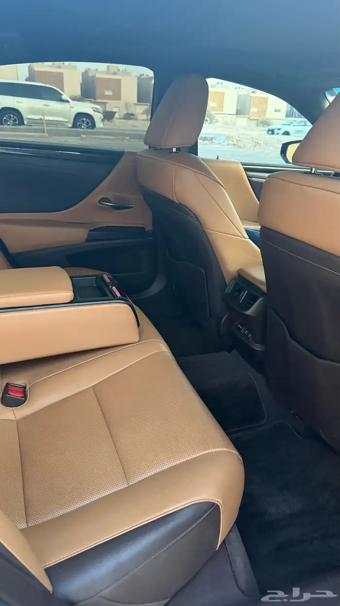 لكزس 2019 es250 للبيع او البدل المناسب 12