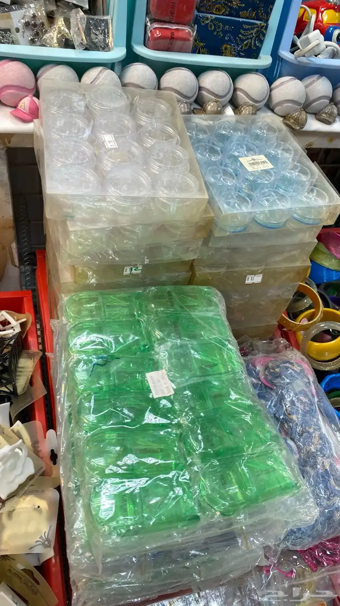 يوجد بضاعة محل 20