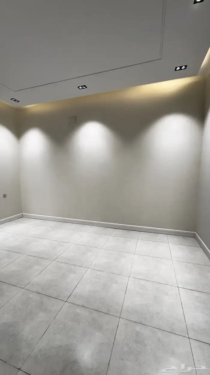 للبيع شقق ارضيه وعلوىه بجوار مطار ابها مساحات كبيره 13