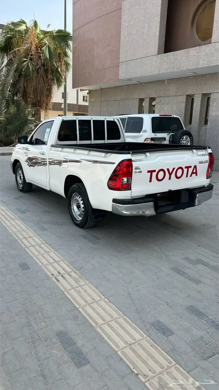 هايلكس 2023 2