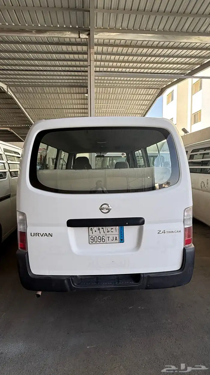 نيسان اورفان 4
