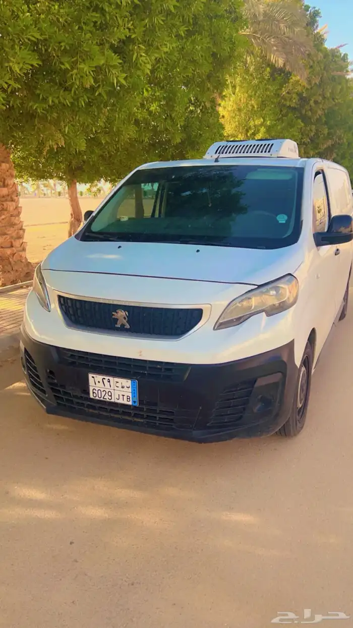 باص بيجو اكسبريت ثلاجه للايجار الشهري والسنوي 3