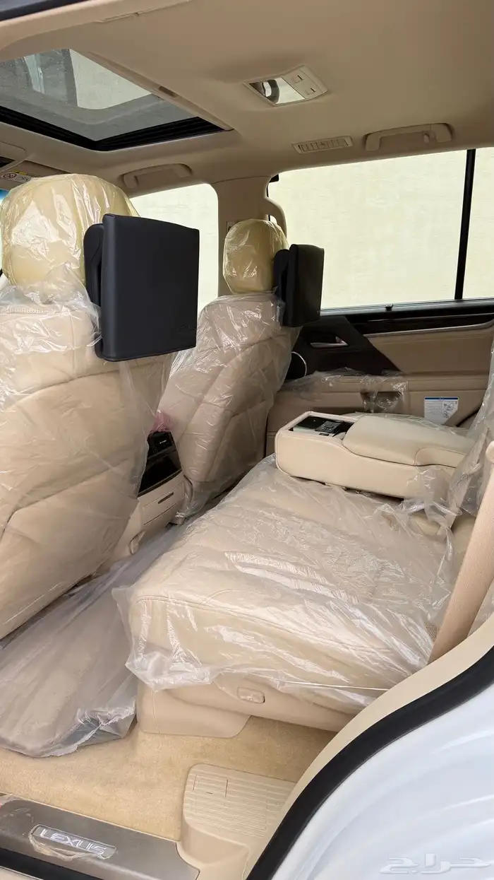 لكزس LX570 سعودي 2021 فل كامل سبورت شبه الاصفار 13