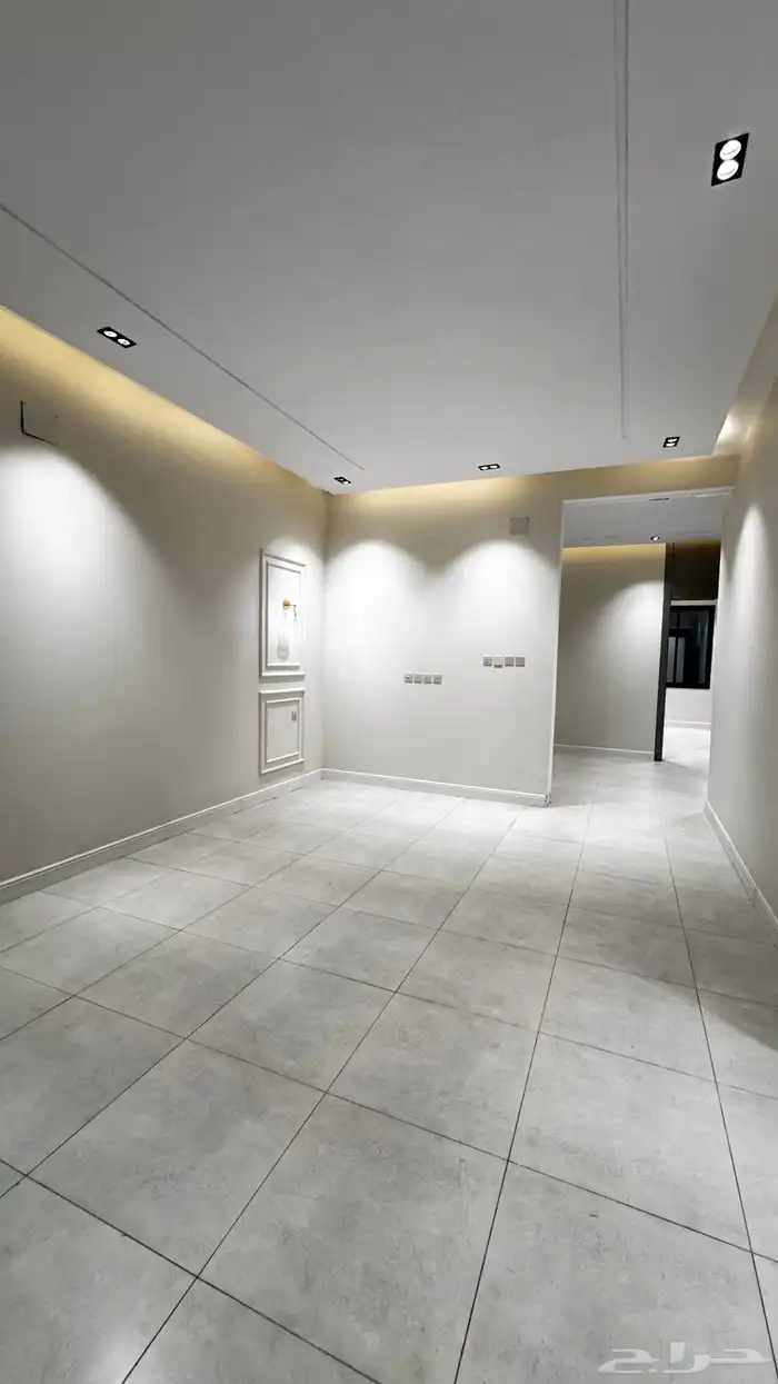 للبيع شقق ارضيه وعلوىه بجوار مطار ابها مساحات كبيره 10