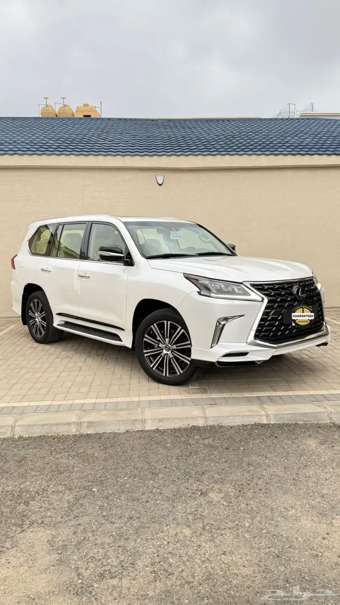 لكزس LX570 سعودي 2021 فل كامل سبورت شبه الاصفار 1