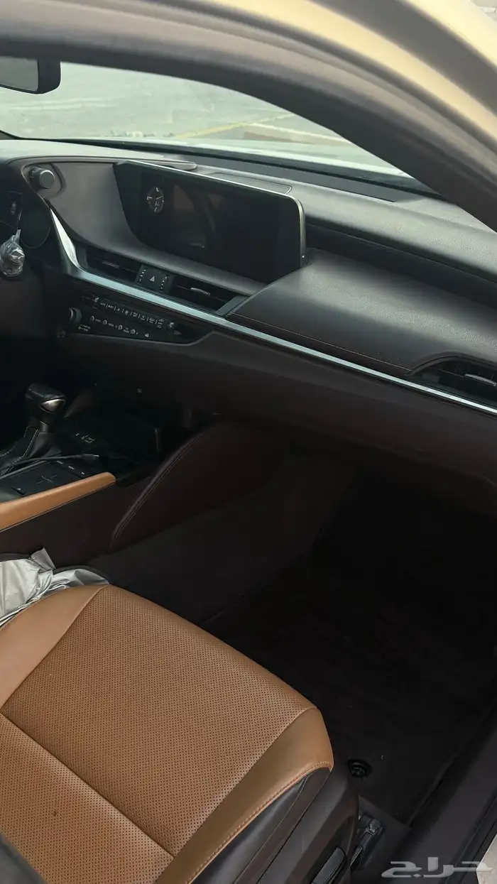 لكزس 2019 es250 للبيع او البدل المناسب 13