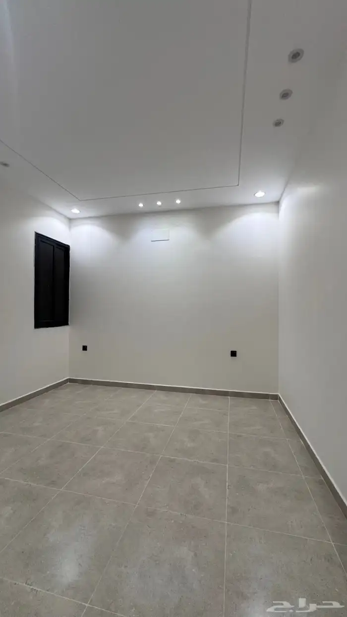 للبيع شقق أرضيه بحوش وعلوىه بسطح مخطط الراجحي 20