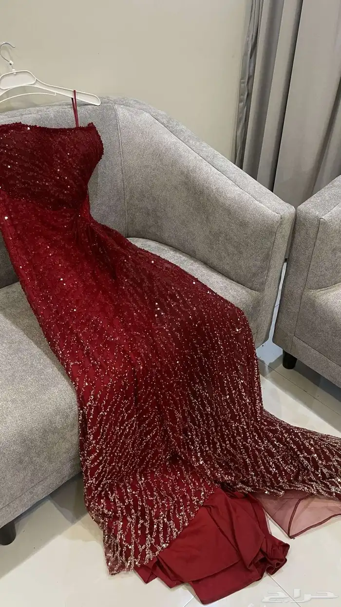 فستان احمر كرزي مالبسته الا 6 ساعات 3