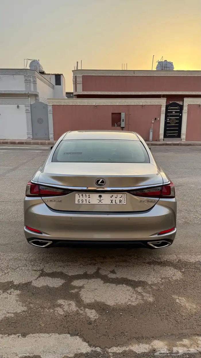 لكزس 2019 ES350 تيتانيوم 8