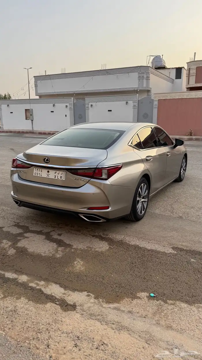 لكزس 2019 ES350 تيتانيوم 7