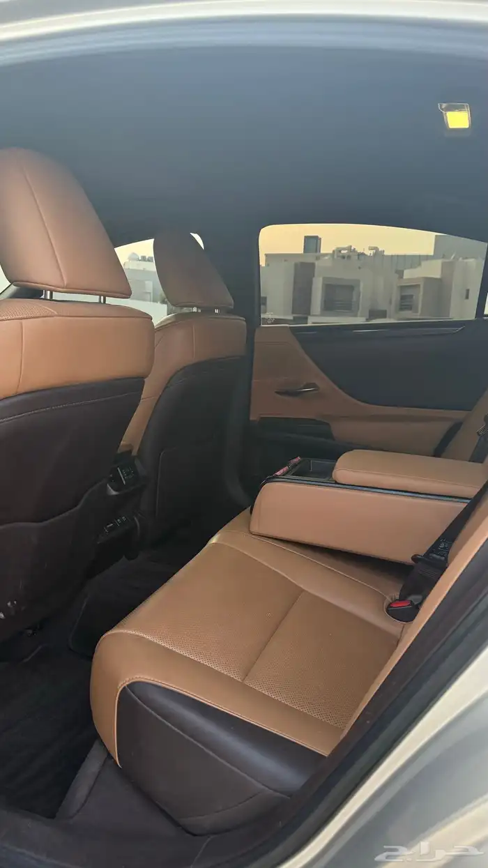 لكزس 2019 es250 للبيع او البدل المناسب 9