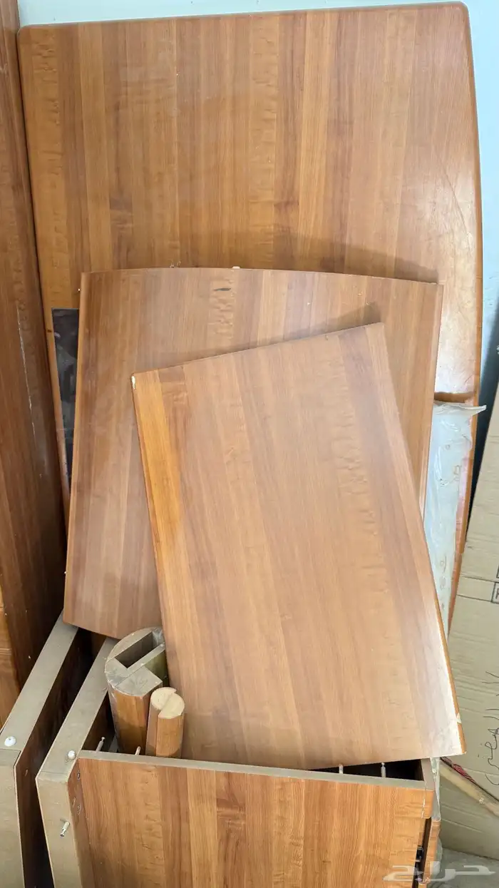 مكتب خشب كامل مع خزانه 2