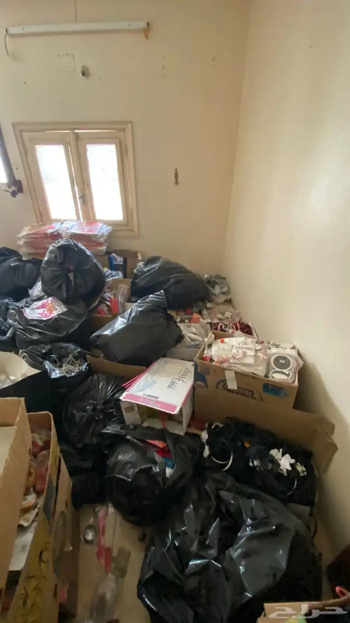 يوجد بضاعة محل 48