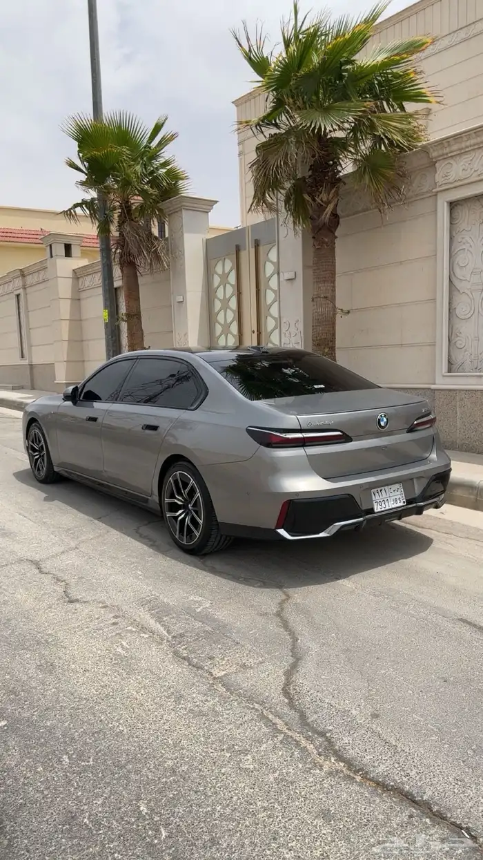 للبيع BMW الفئة السابعة i735 M Kit موديل 2023 2