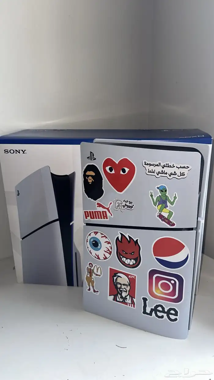 سوني 5 الاصدار قبل الجديد مع مدخل شريط وشاشة قيمنق 1