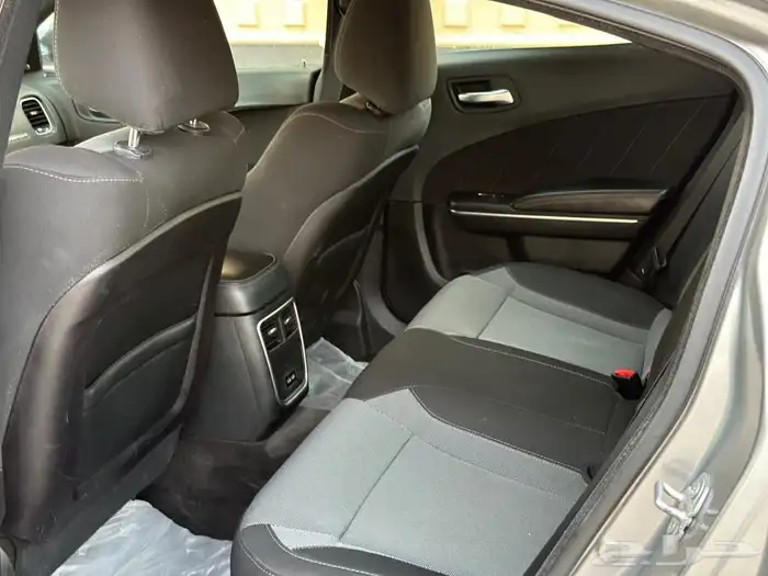 للبيع دوج تشارجر sxt بلس فل كامل 13