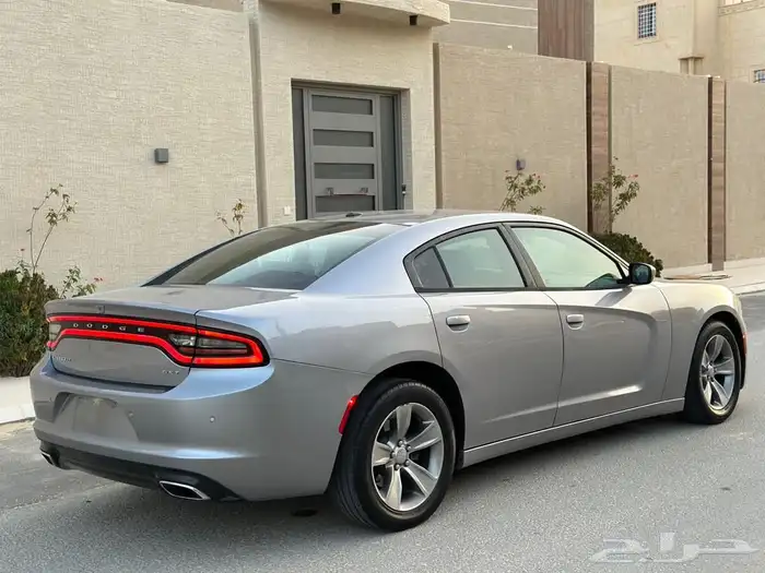 للبيع دوج تشارجر sxt بلس فل كامل 4
