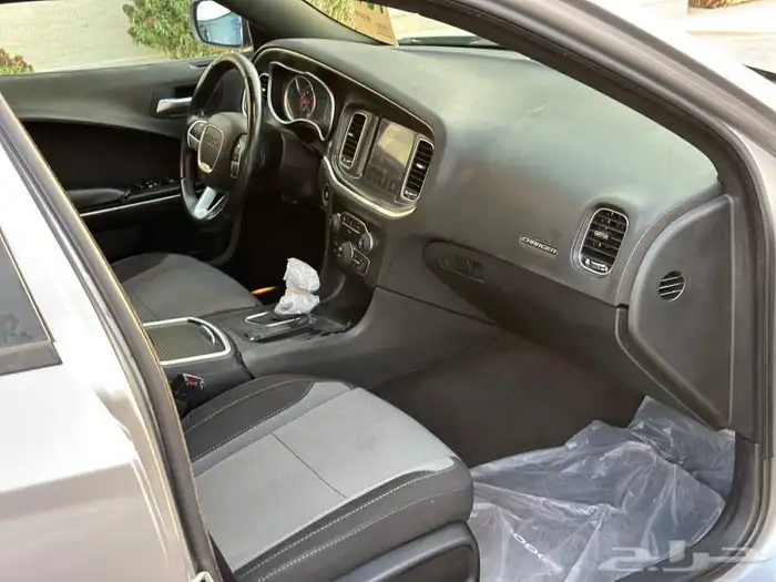 للبيع دوج تشارجر sxt بلس فل كامل 12