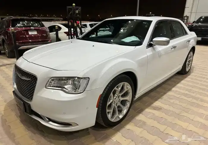 كرايزلر C300 موديل 2020 فل كامل 8 سلندر نضيف 2