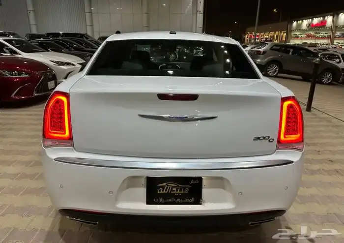 كرايزلر C300 موديل 2020 فل كامل 8 سلندر نضيف 26