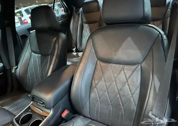 كرايزلر C300 موديل 2020 فل كامل 8 سلندر نضيف 18