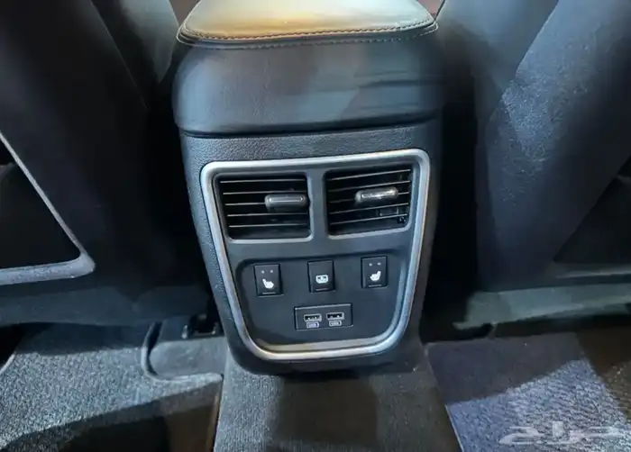 كرايزلر C300 موديل 2020 فل كامل 8 سلندر نضيف 21
