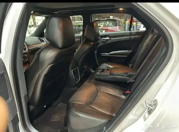 كرايزلر C300 موديل 2020 فل كامل 8 سلندر نضيف 20