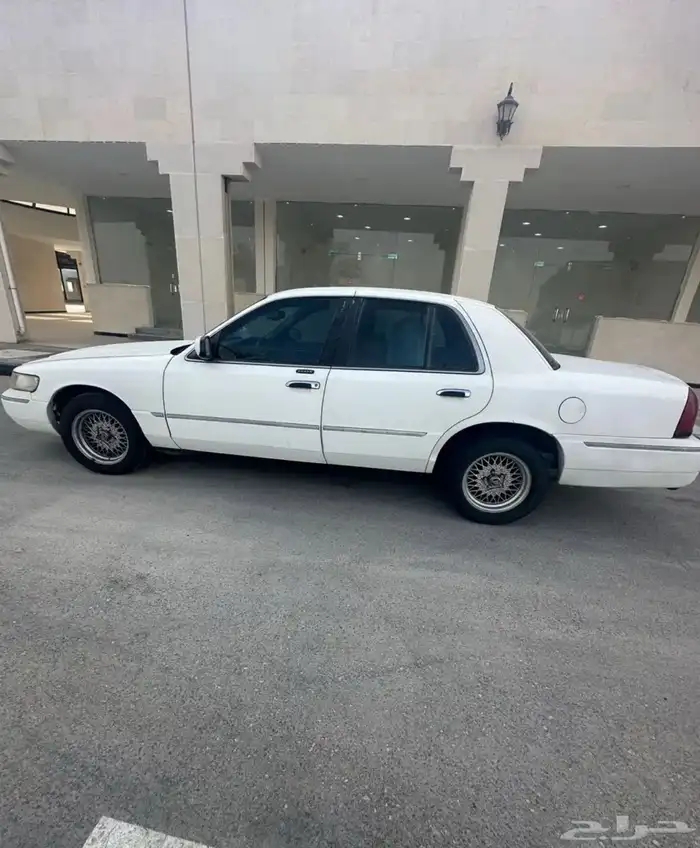 فورد جراند ماركيز ابيض 2001 1