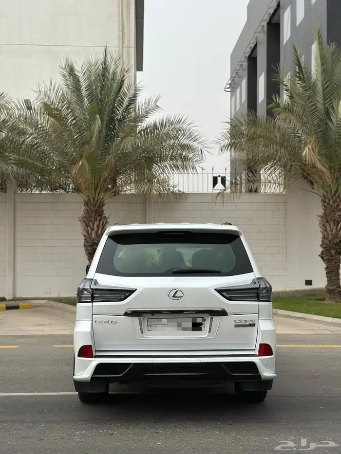 لكزس LX570 2021 بلاك ادشن شبه جديد 10