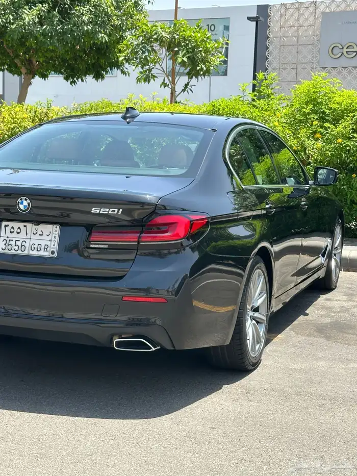 BMW الفئة الخامسة الموديل 2023 البيع 129000 الف 11