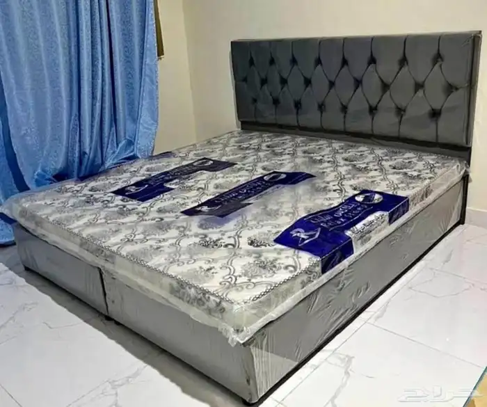تتوفر أسرة ومراتب وطاولات تزيين وخزائن خشبية 21