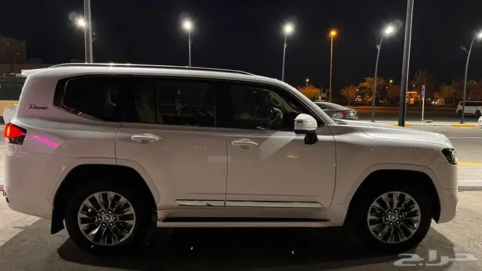 لاندكروزر 2022 GXR L4 0