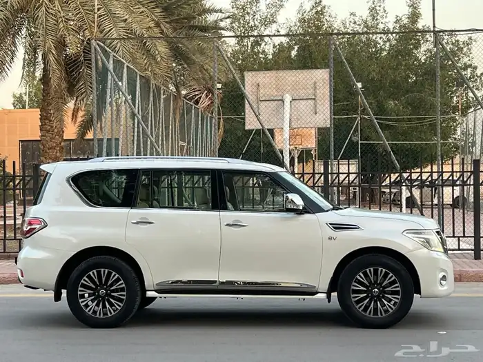 نيسان - باترول - 2018 - مكينة 400 - بلاتينيوم 3