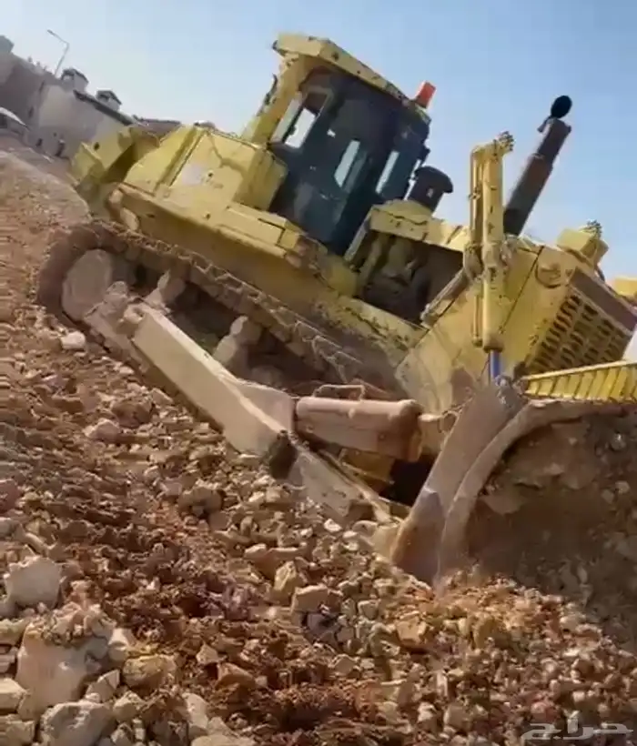 بلدوزر كوماتسو عدد 1الحجم 275 -2 0