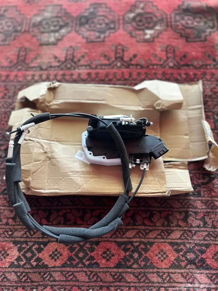 قفل باب باترول 0