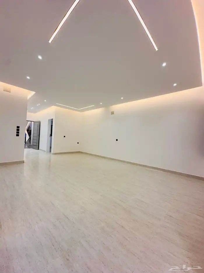 للبيع روف دور ثاني بملحق مع سكاي لايت تشطيب مودرن مساحه350م 17