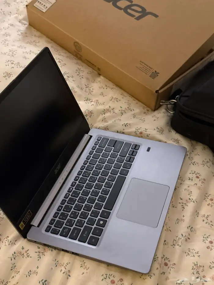 لابتوب acer نظيف استخدام اقل من سنه مع وجود جميع الملحقات 1