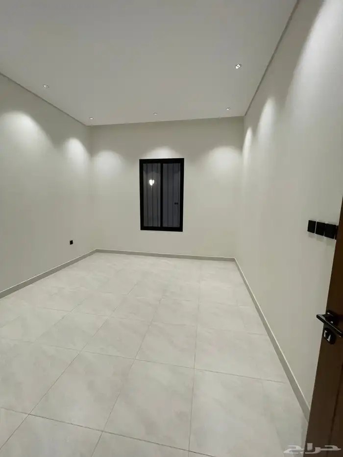 للبيع ارواف ارضيه وعلويه تشطيب vip ابها المحاله 17