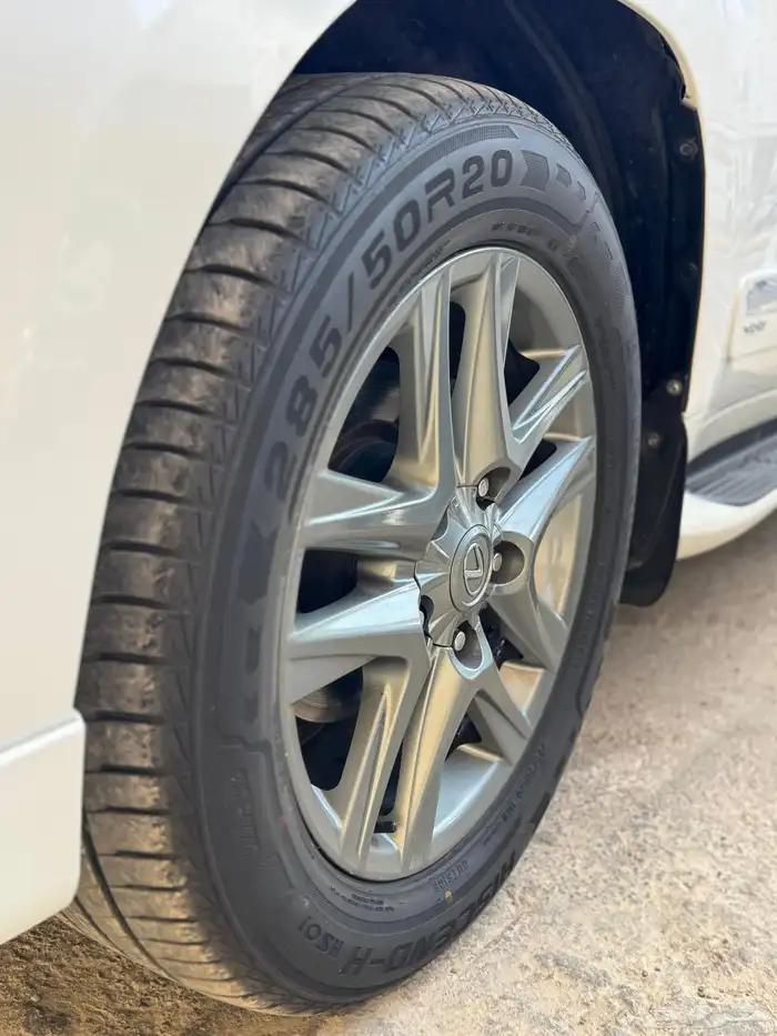 جيب لكزس LX570 2012 نظيف 11