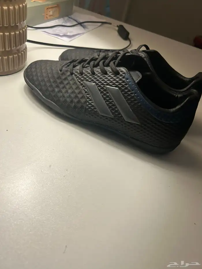 جزمة رياضية اديداس كحلي وأسود adidas solar boost 0