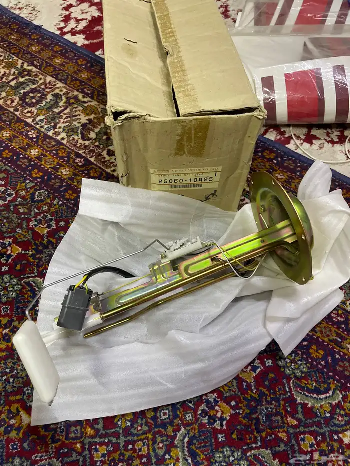 عوامة بنزين نيسان ددسن موديل تسعينات الى 97 0
