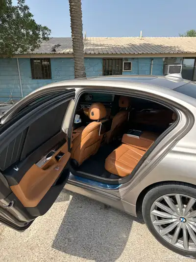 للبيع سيارة BMW - بي ام الفئة السابعة 730 موديل 2018 index