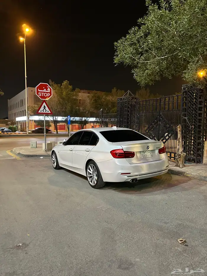 بي ام 320i 2