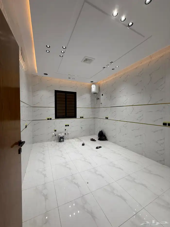 للبيع شقق علويه وشقق ارضيه تشطيب vip ف درة الموسي 12